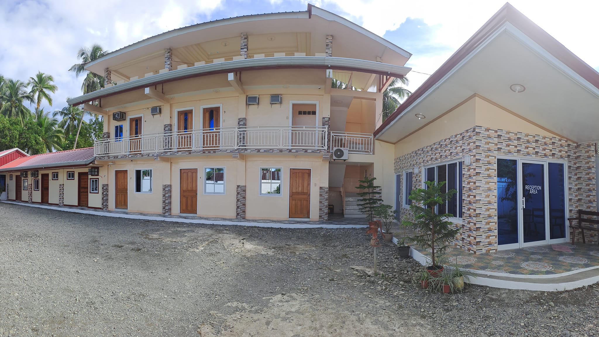 <b class="font-bara"><i class="bi bi-geo-fill h4"></i> HAMATOK INN</b> <br/>Located at Purok 7 Brgy Quirino , Madrid, Philippines.

Contact Number: 0981 582 8049